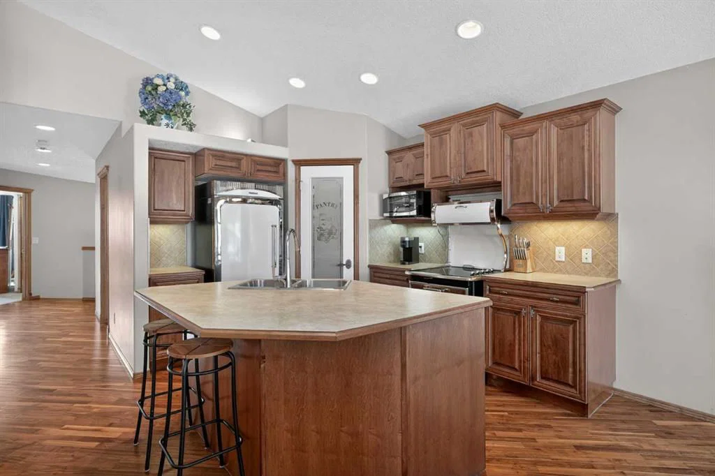 112 Prestwick Point SE, Calgary — photo 3 of 45