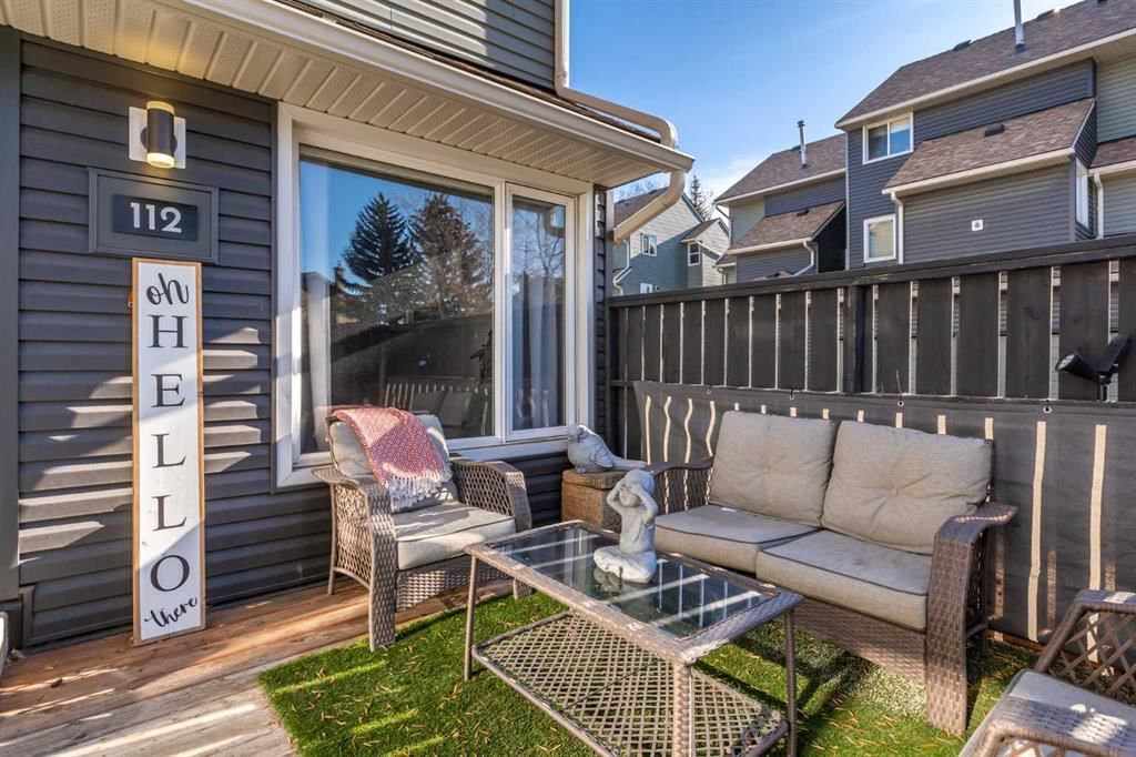 112, 25 Glamis Green SW, Calgary — photo 2 of 35