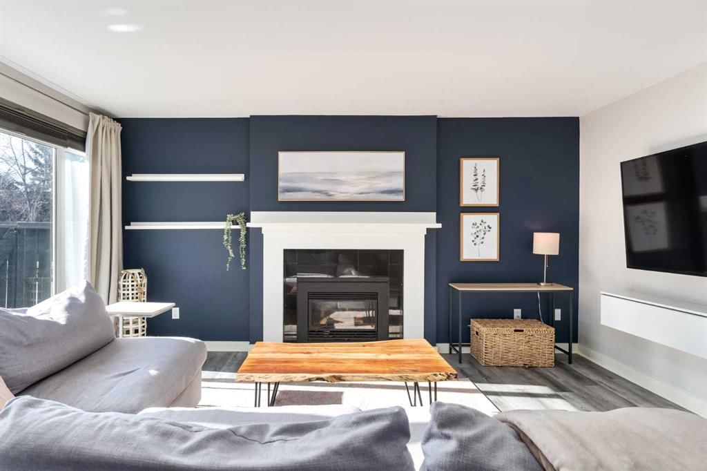 112, 25 Glamis Green SW, Calgary — photo 4 of 35