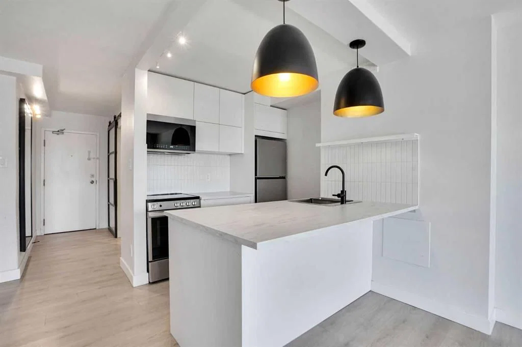 2205, 221 6 Avenue SE, Calgary — main listing photo