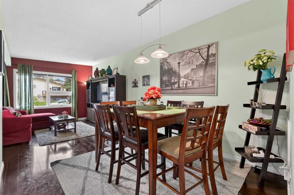 2621 11 Avenue SE, Calgary — photo 4 of 43