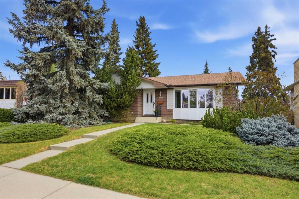 404 Canterbury Drive SW, Calgary — photo 2 of 42