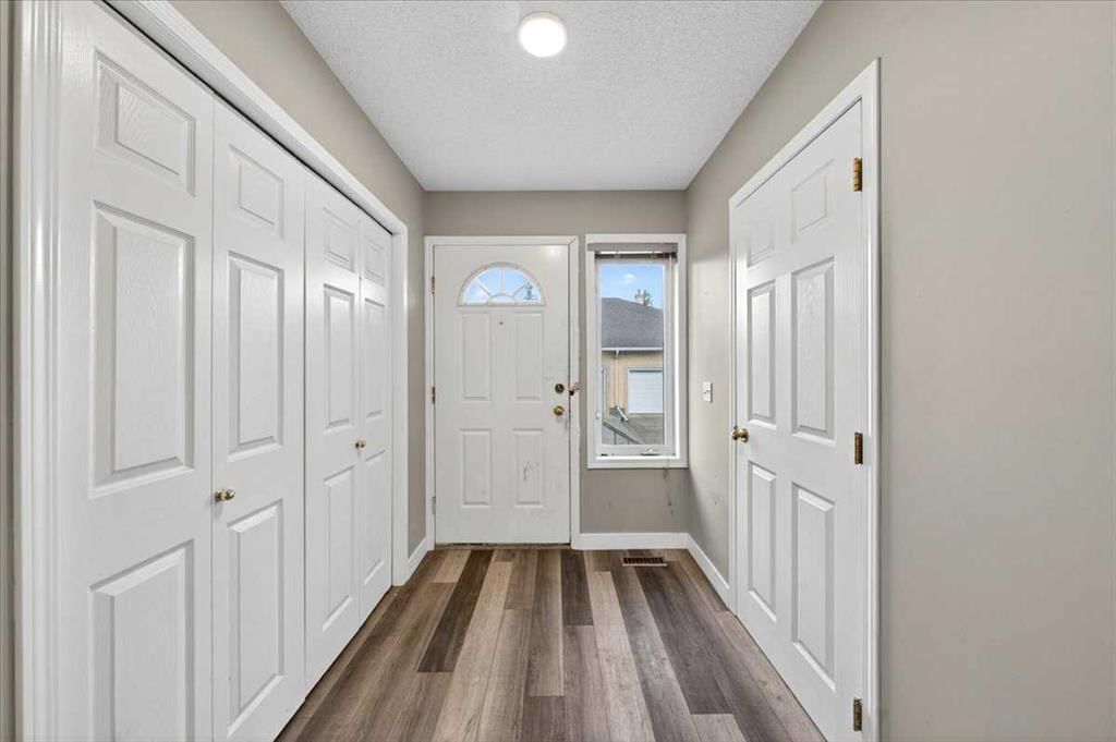 15 Cedarview Mews SW, Calgary — photo 5 of 50