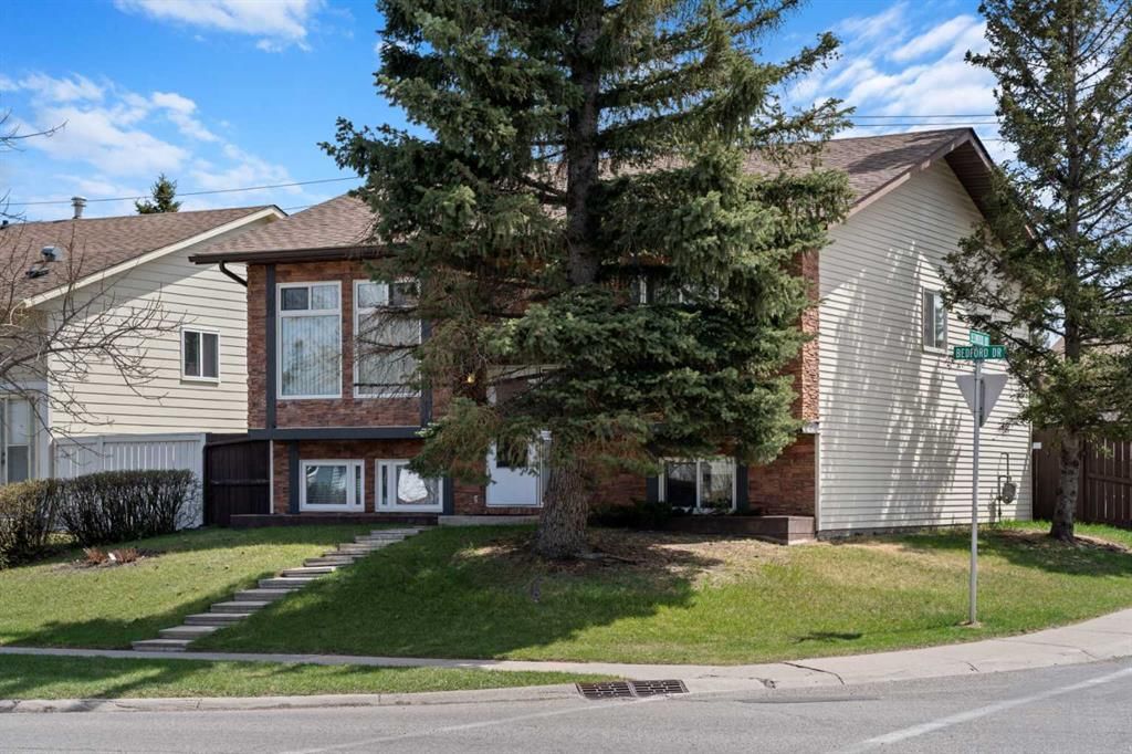 75 Bedford Drive NE, Calgary — photo 2 of 26