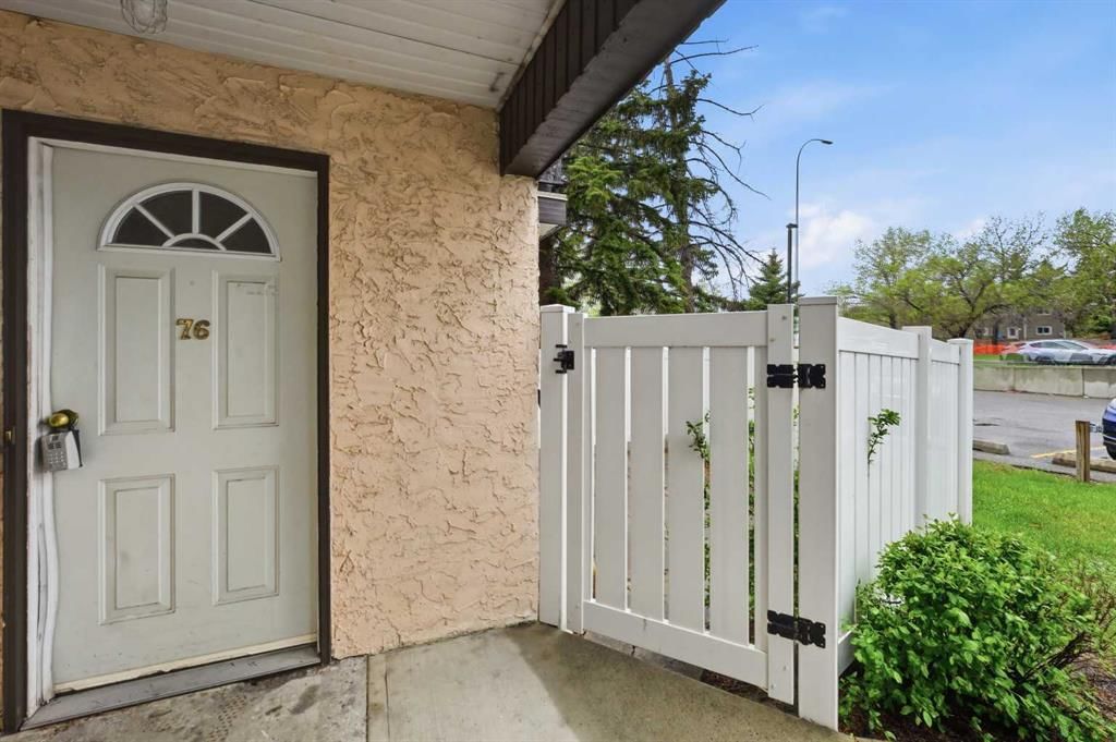 76, 3745 Fonda Way SE, Calgary — photo 3 of 23