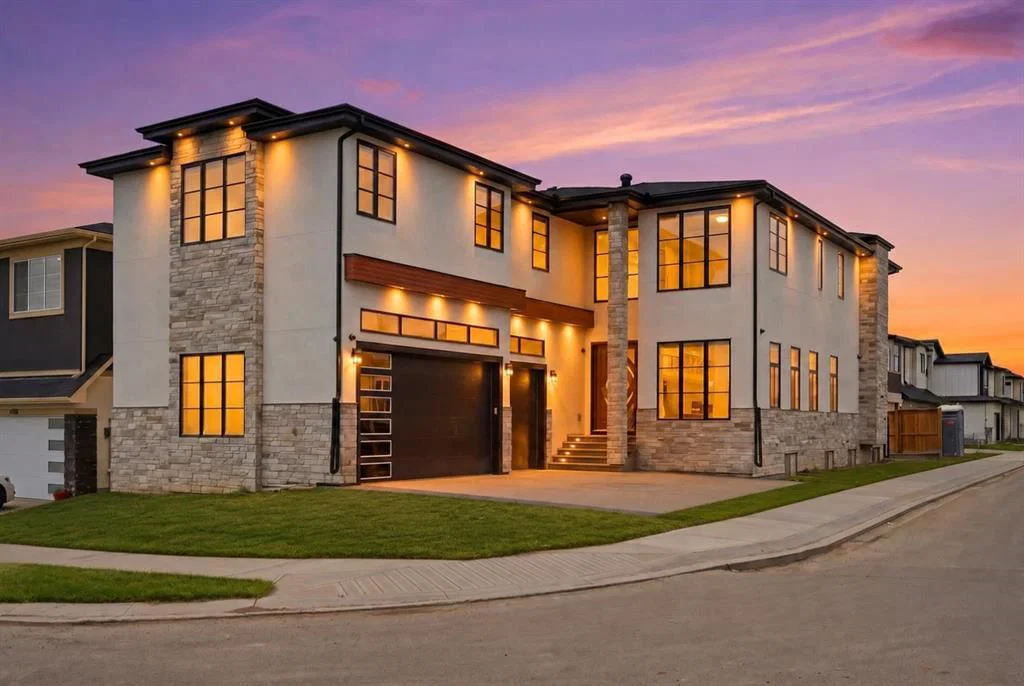 4942 84 Avenue NE, Calgary — main listing photo