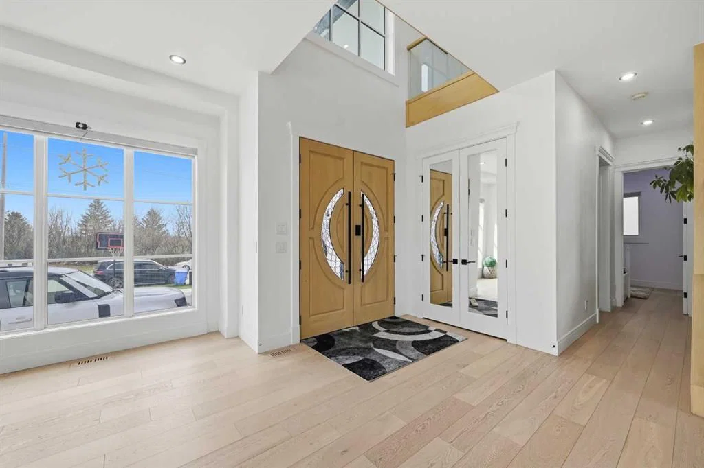 4942 84 Avenue NE, Calgary — photo 4 of 50