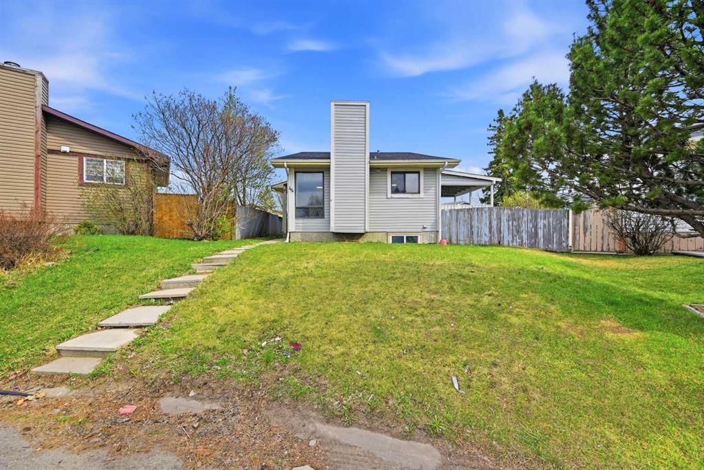 44 Castleridge Close NE, Calgary — photo 2 of 40