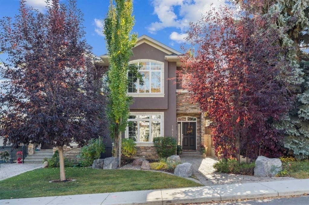 1811 31 Avenue SW, Calgary — main listing photo