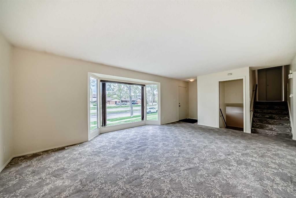 14527 Parkland Boulevard SE, Calgary — photo 3 of 36