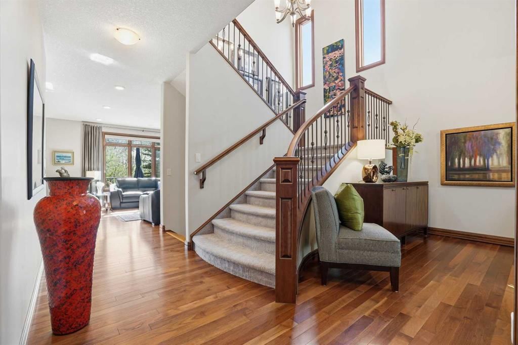 12 Aspen Cliff Close SW, Calgary — photo 4 of 46