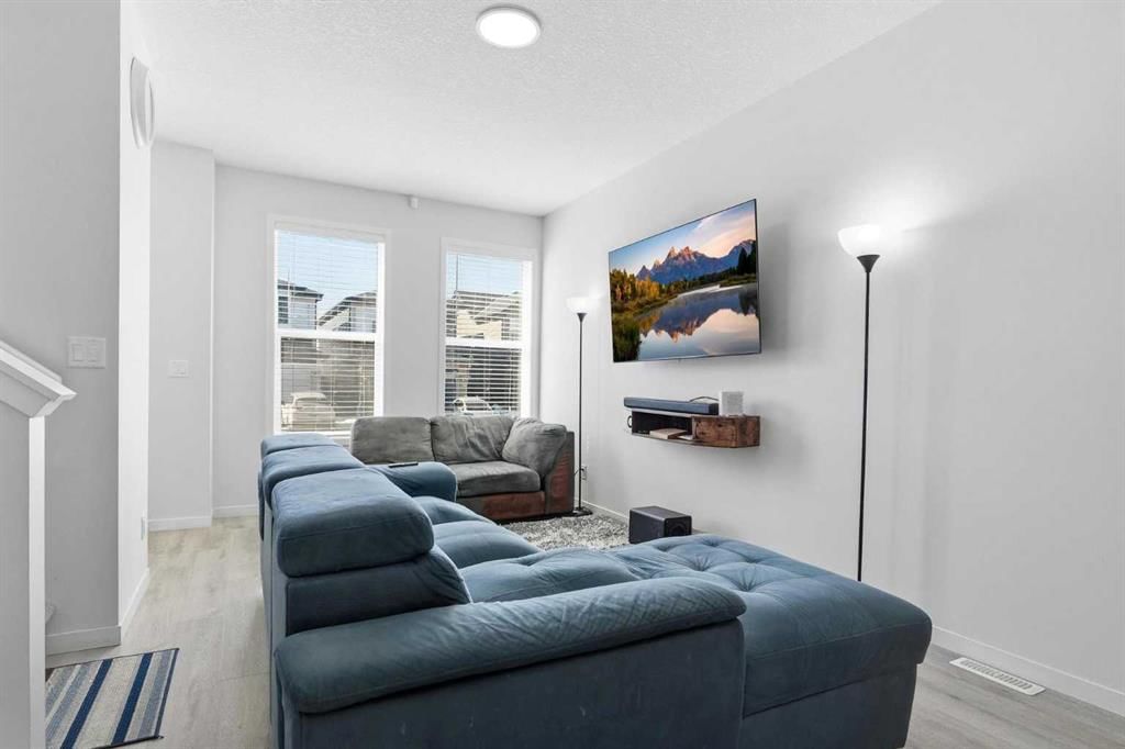 200 Corner Meadows Way NE, Calgary — photo 2 of 32