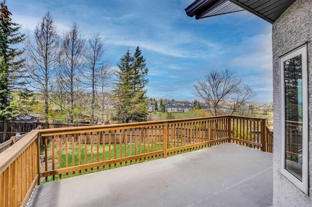 9143 Edgebrook Drive NW, Calgary — photo 3 of 50