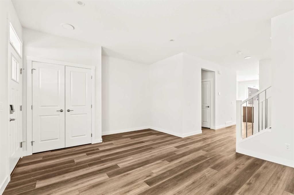 885 Livingston View NE, Calgary — photo 4 of 42