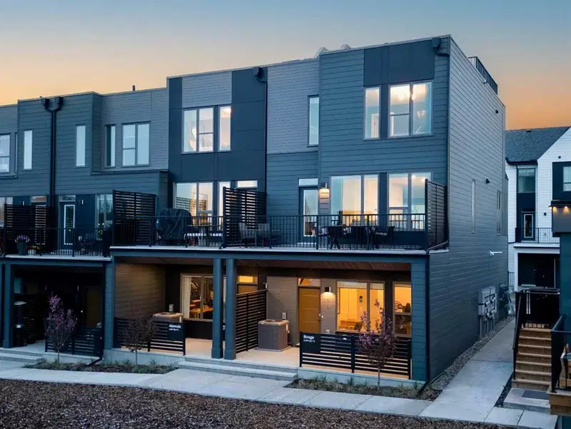 708 Sovereign Common SW, Calgary — main listing photo