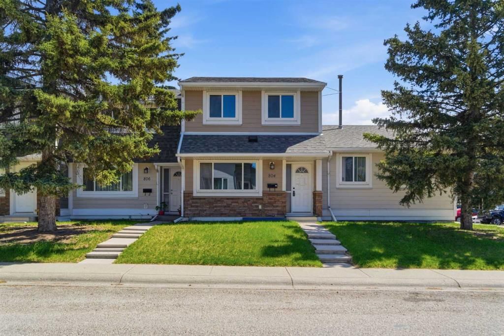 804 Madeira Drive NE, Calgary — main listing photo