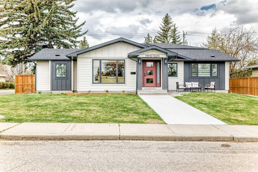 19 Mackay Drive SW, Calgary — photo 2 of 50