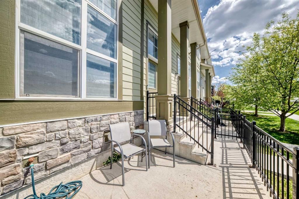 551 Evanston Link NW, Calgary — photo 3 of 42