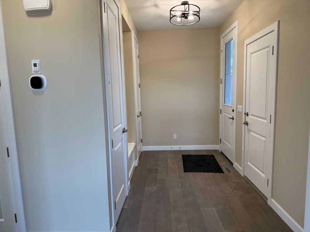 147 sundown Crescent, Cochrane — photo 5 of 49