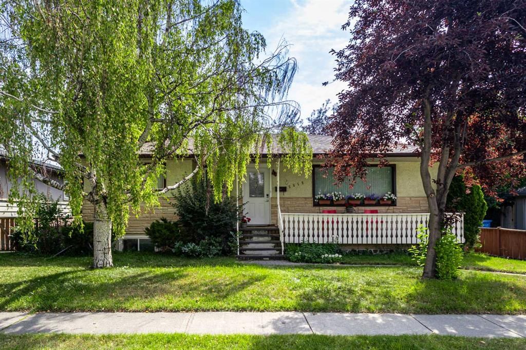 2812 24 Street NW, Calgary — main listing photo