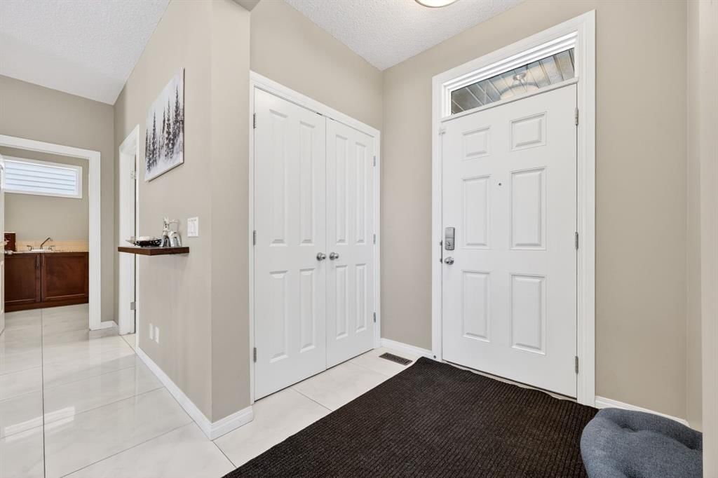 71 Walden Manor SE, Calgary — photo 3 of 50