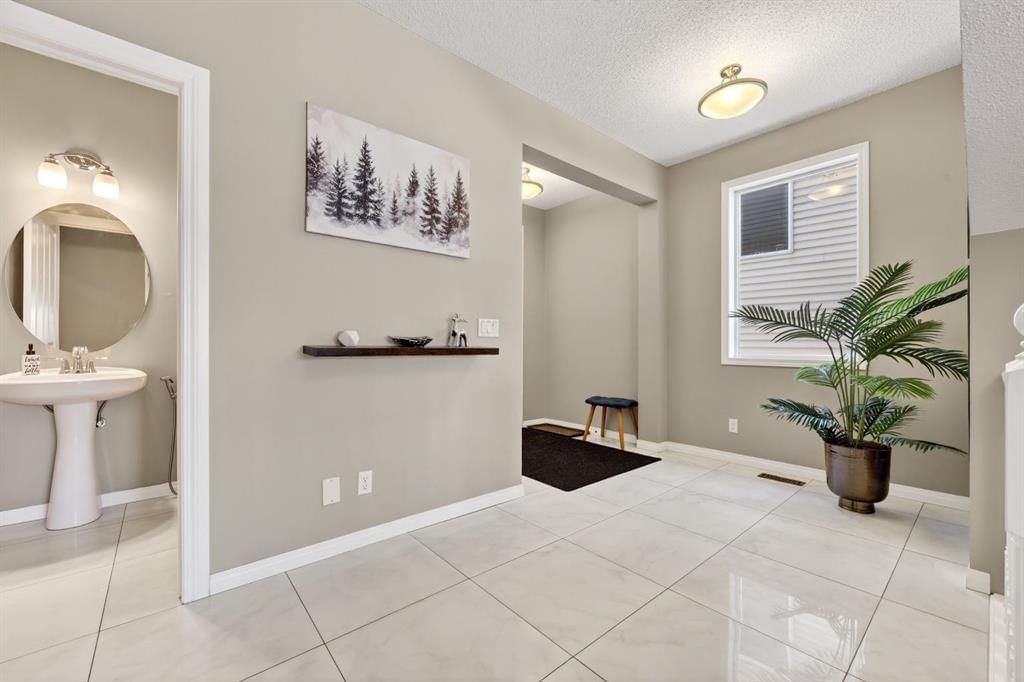 71 Walden Manor SE, Calgary — photo 4 of 50