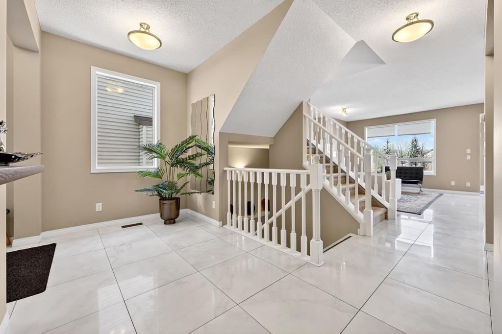 71 Walden Manor SE, Calgary — photo 5 of 50