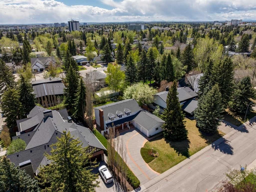 1207 Baldwin Crescent SW, Calgary — photo 2 of 29