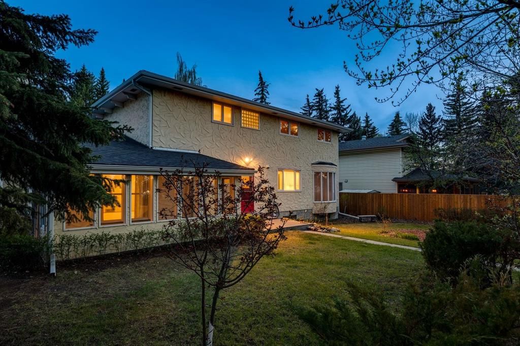 40 Varston Place NW, Calgary — photo 3 of 35