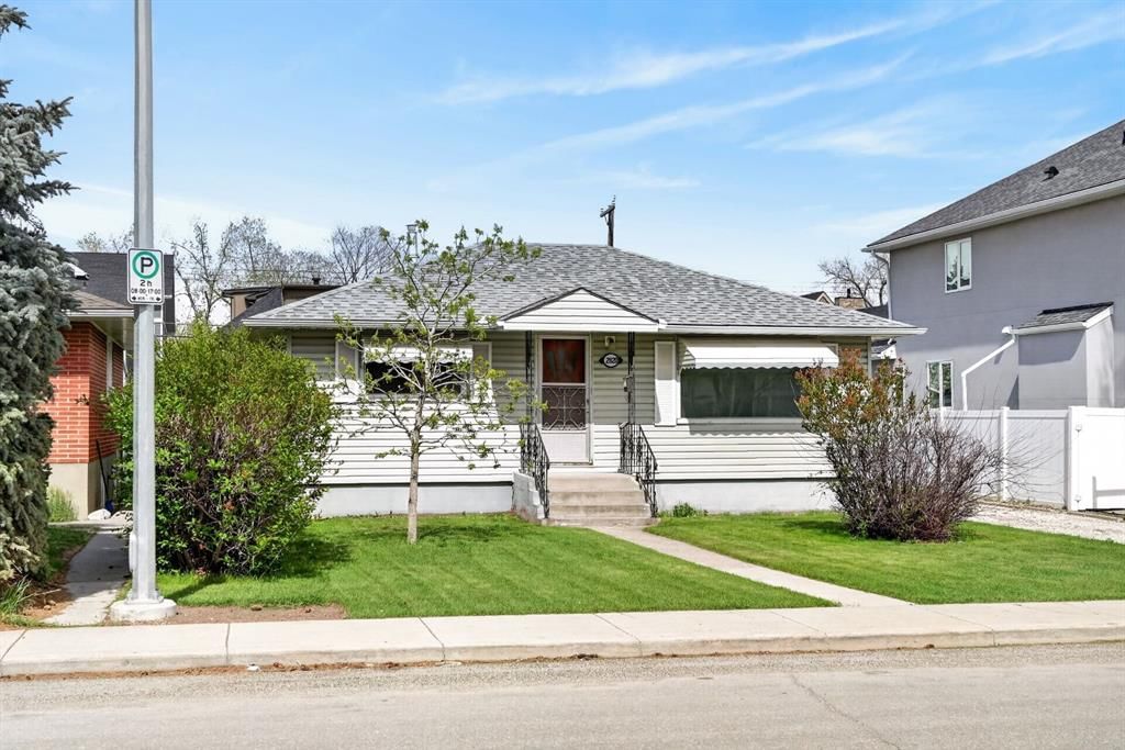 2820 Cochrane Road NW, Calgary — photo 2 of 35