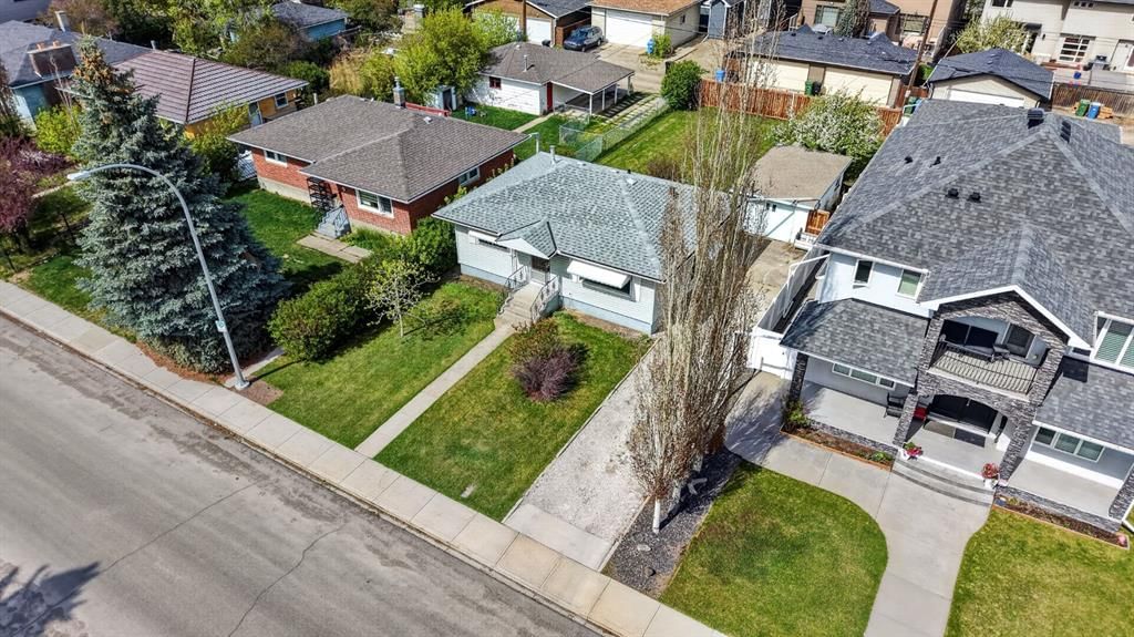 2820 Cochrane Road NW, Calgary — photo 3 of 35