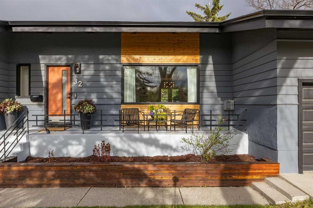 32 Westminster Drive SW, Calgary — photo 2 of 49