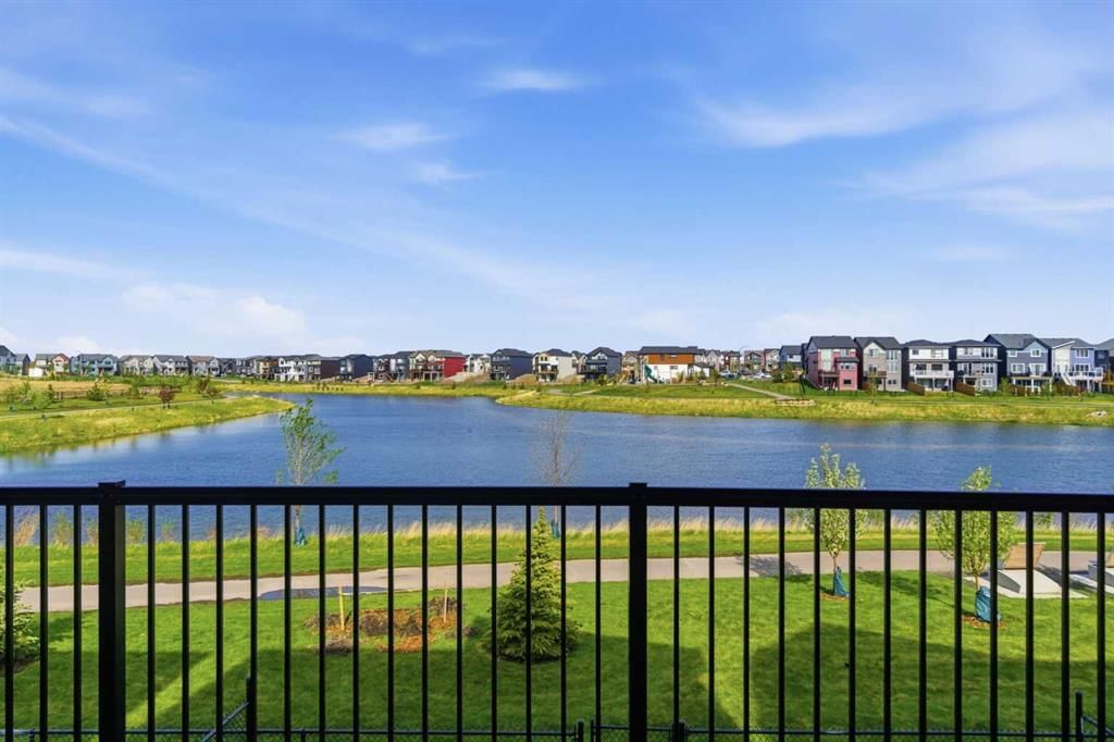 264 Mallard Grove SE, Calgary — main listing photo