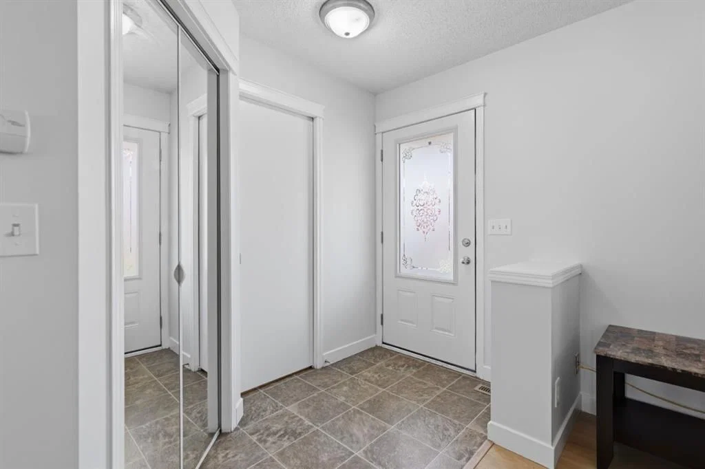80 Prestwick Bay SE, Calgary — photo 3 of 37