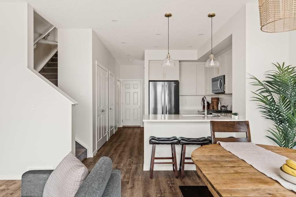 77 Magnolia Heath SE, Calgary — photo 3 of 42