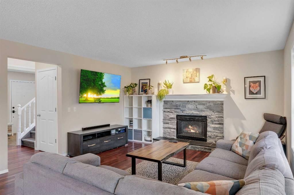 2828 Douglasdale Boulevard SE, Calgary — photo 5 of 40