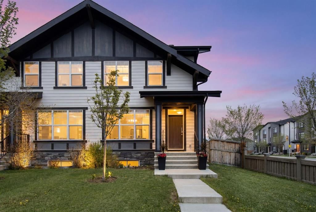 7 Masters Square SE, Calgary — main listing photo