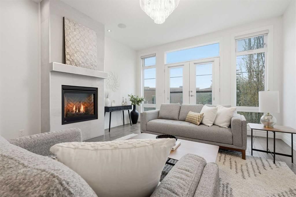 2109 20 Avenue SW, Calgary — photo 4 of 50