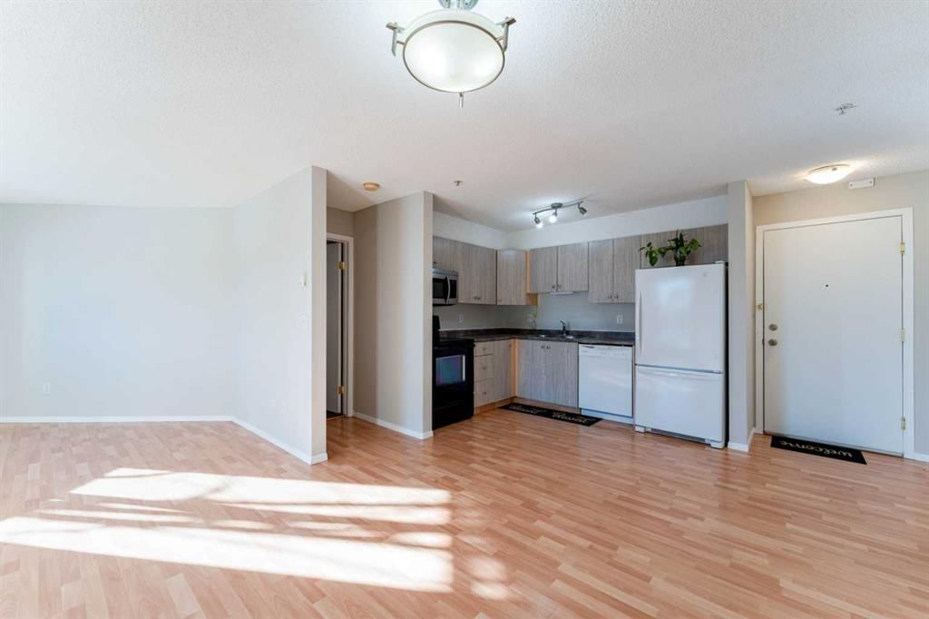 102, 1717 60 Street SE, Calgary — photo 4 of 27