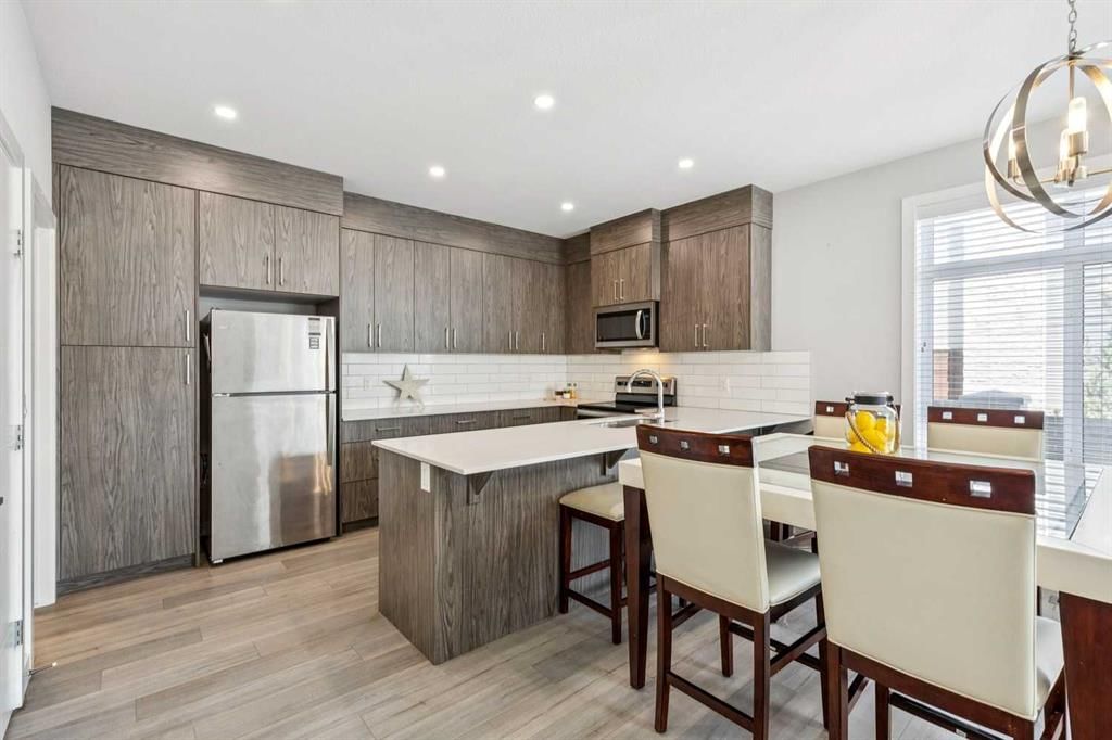 310 Sage Meadows Gardens NW, Calgary — photo 5 of 31