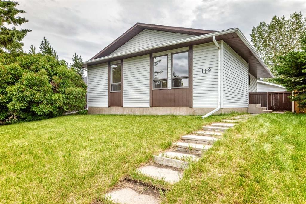 119 Ranchlands Crescent NW, Calgary — main listing photo