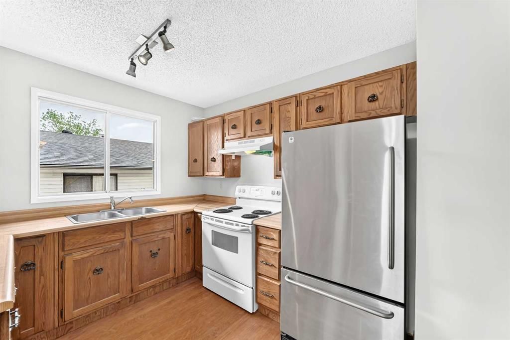 119 Ranchlands Crescent NW, Calgary — photo 3 of 36