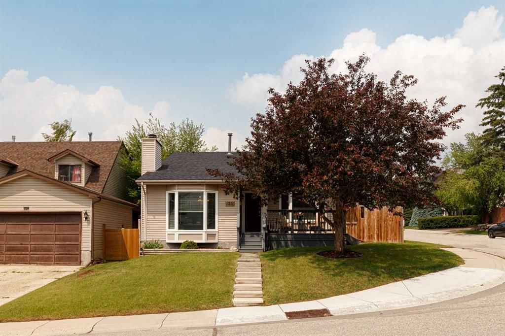 1211 Ranchview Road NW, Calgary — photo 2 of 43