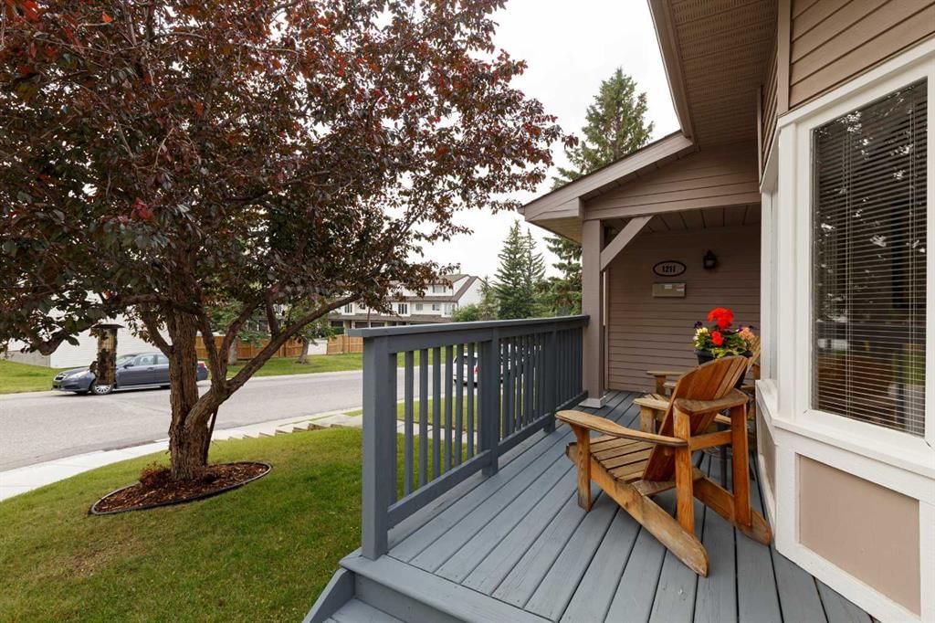 1211 Ranchview Road NW, Calgary — photo 3 of 43