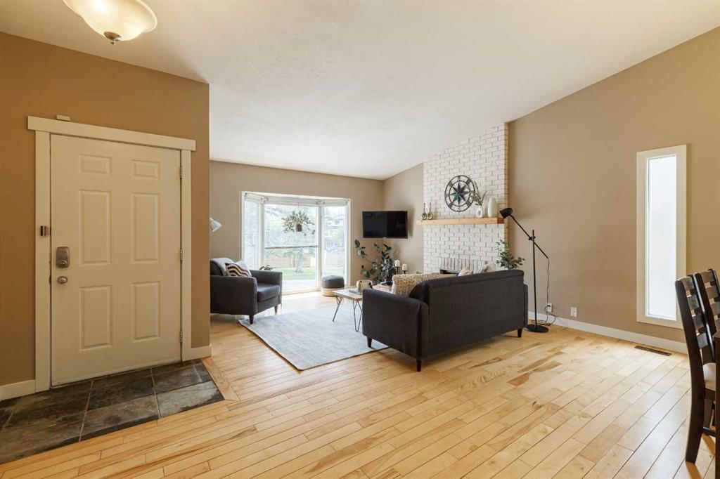 1211 Ranchview Road NW, Calgary — photo 5 of 43