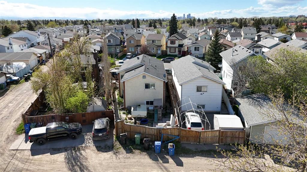 27 Erin Grove Court SE, Calgary — photo 3 of 27