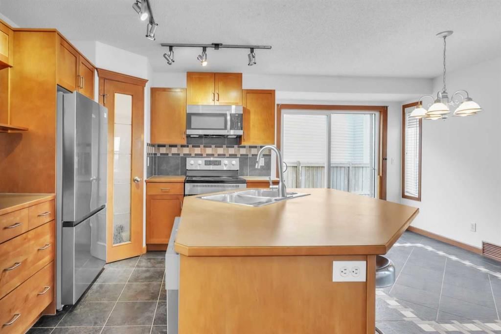 141 Cramond Close SE, Calgary — photo 2 of 50