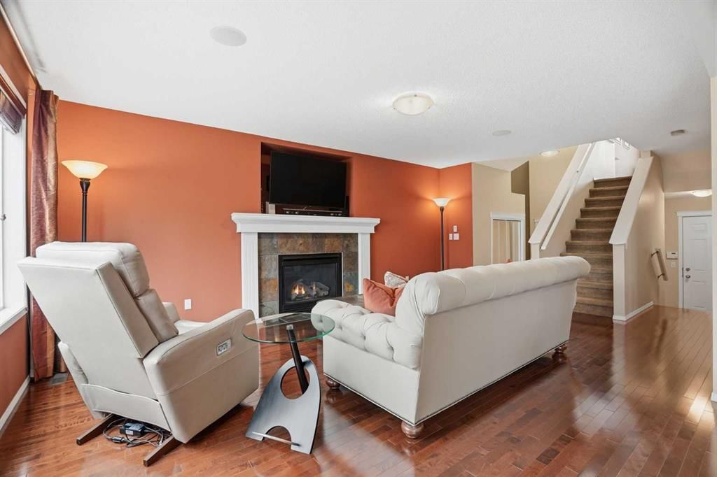 56 Everglen Way SW, Calgary — photo 4 of 46