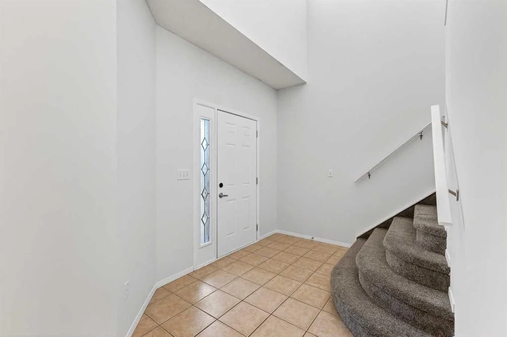 53 Royal Birch Way NW, Calgary — photo 3 of 35