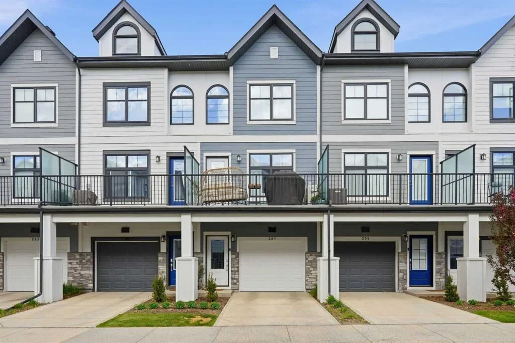 207 Les Jardins Park SE, Calgary — main listing photo